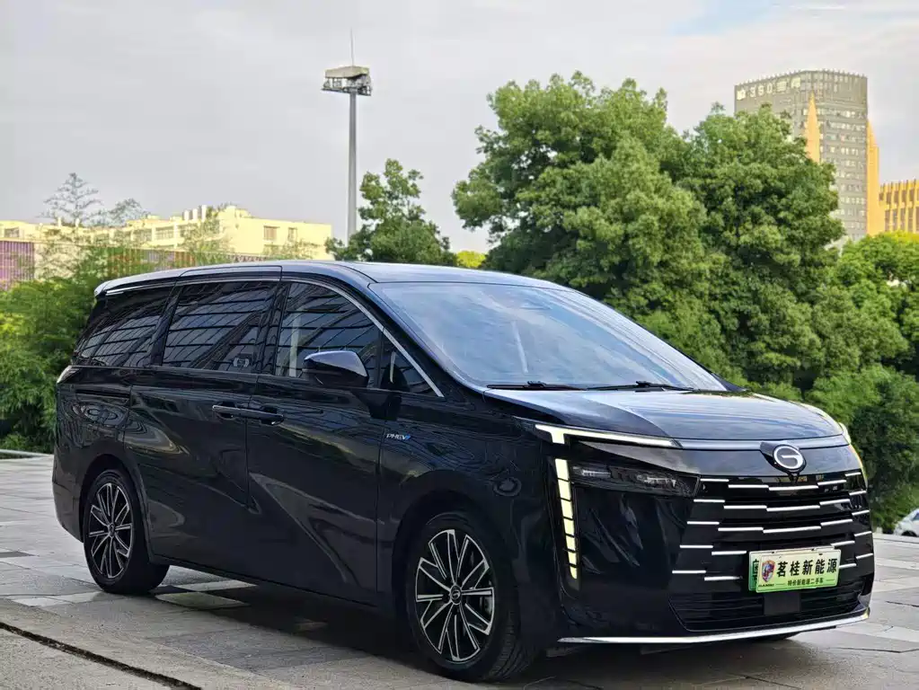 GAC Motor E8 PHEV 2024 — фото 3
