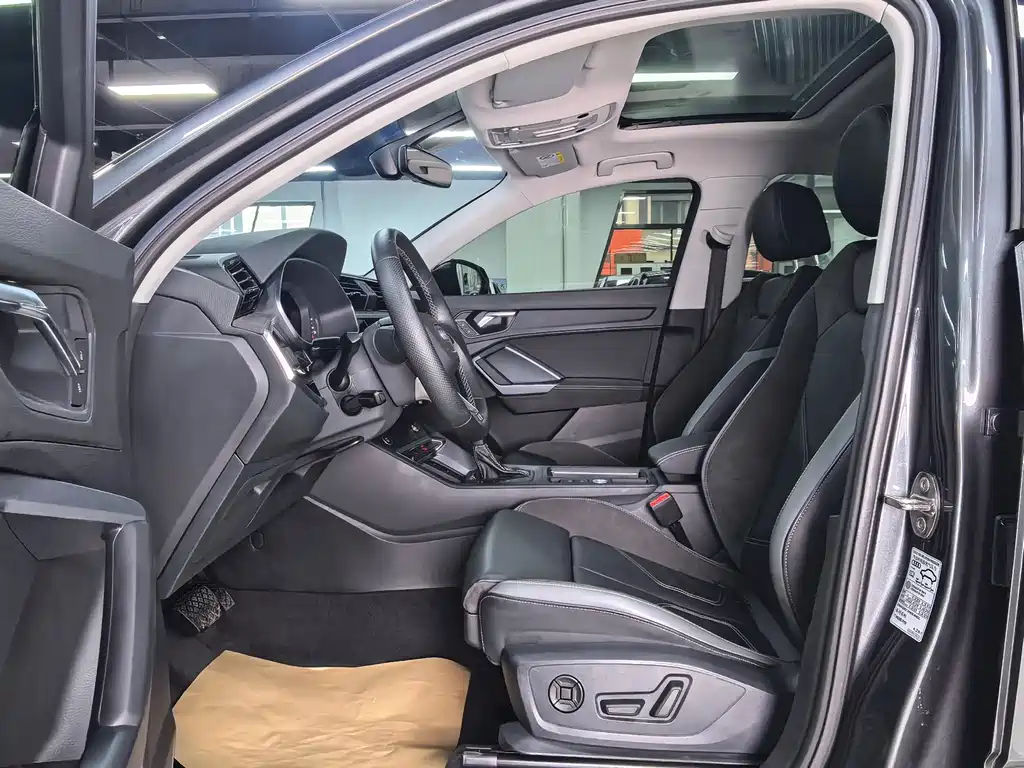 Audi Q3 Sportback 2023 — фото 9