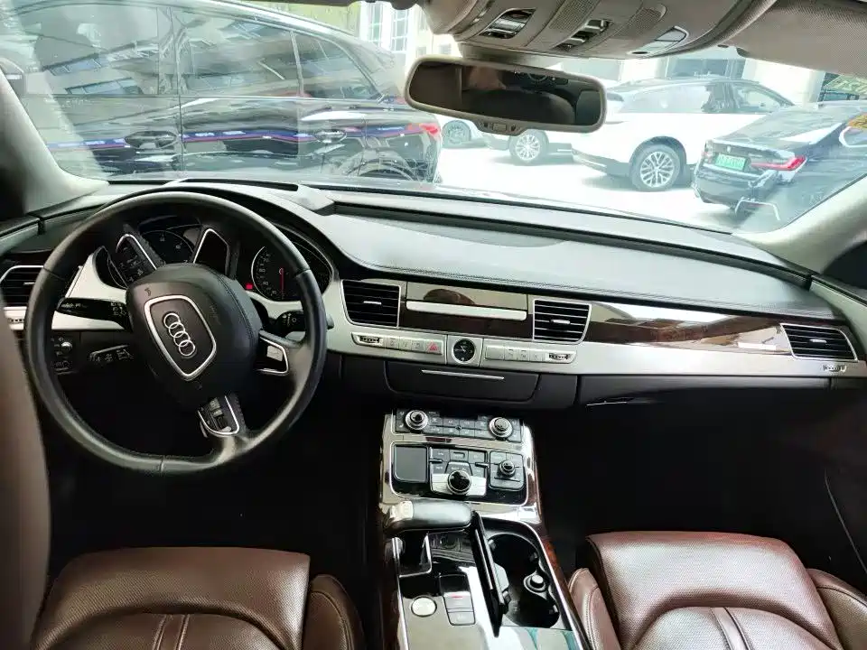 Audi A8 2015 — фото 3