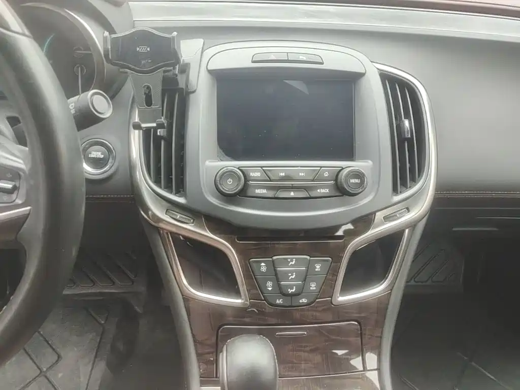 Buick LaCrosse 2015 — фото 13