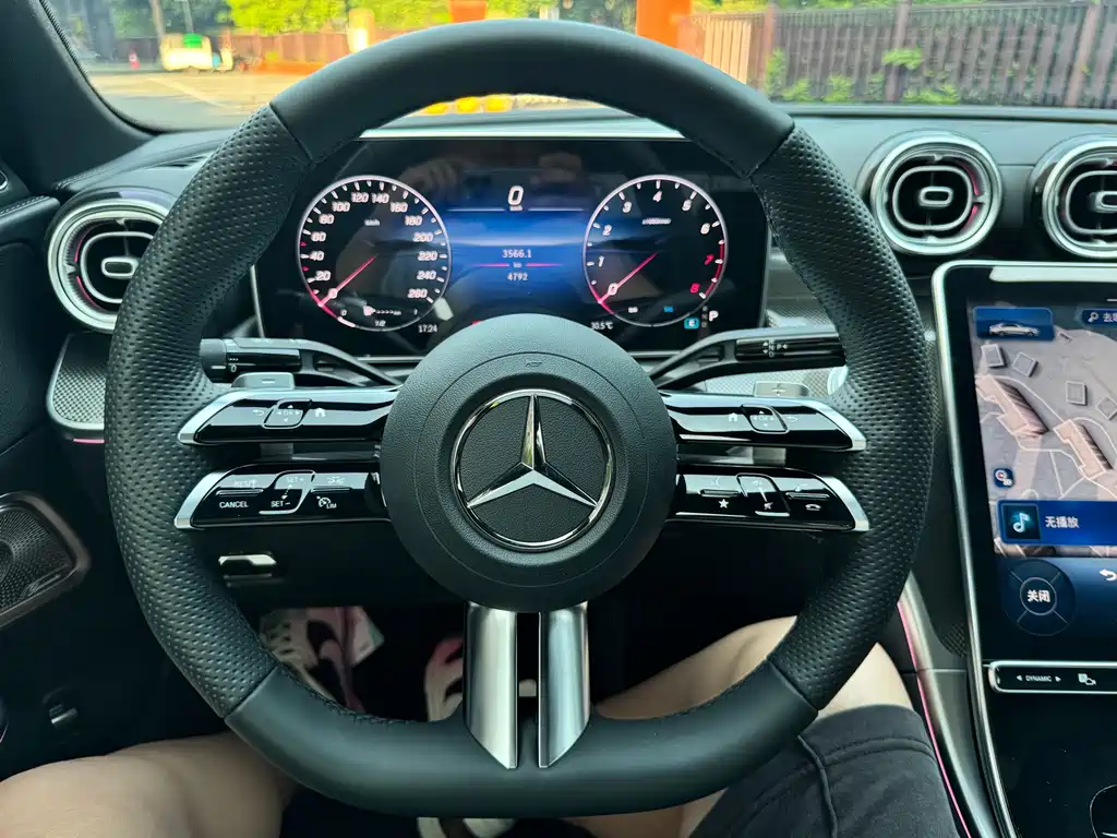 Mercedes-Benz C-Class 2025 — фото 12