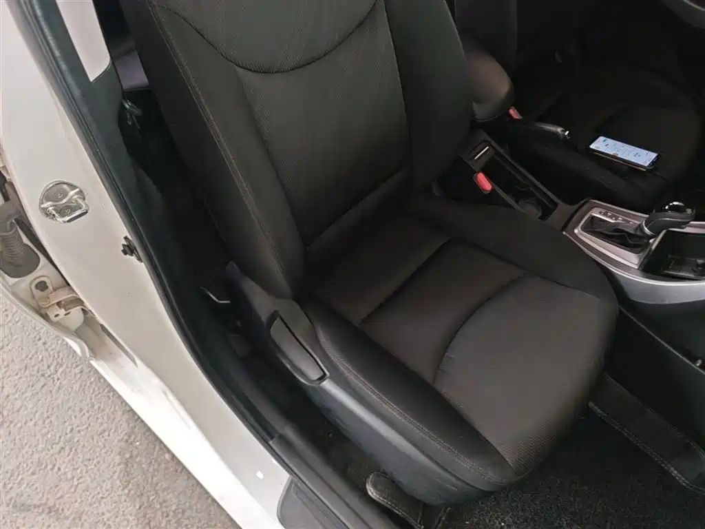 Hyundai Elantra Langdong 2015 — фото 25