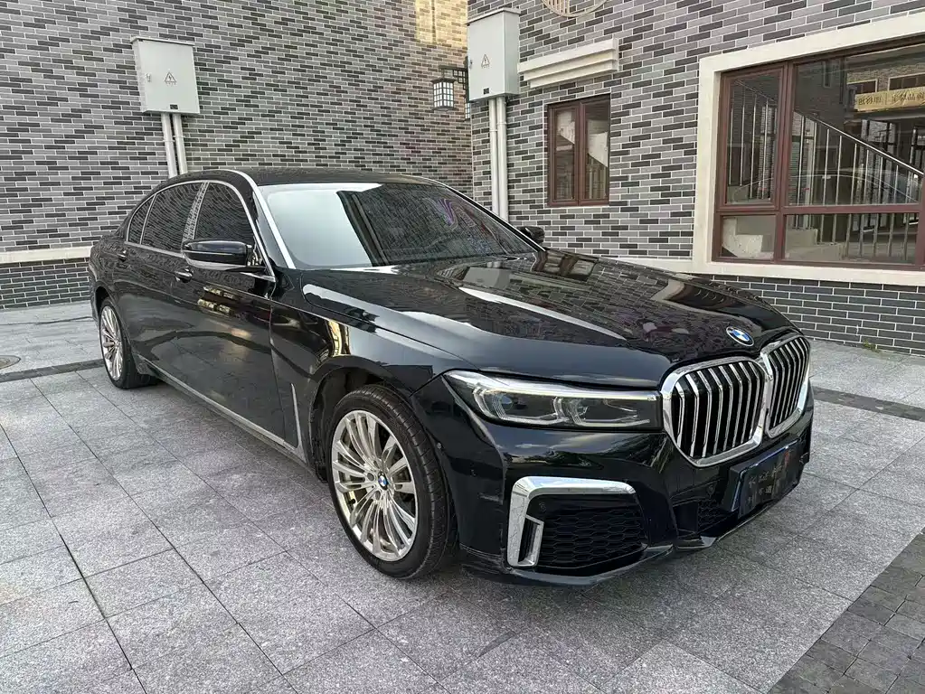 BMW 7 Series 2011 — фото 3