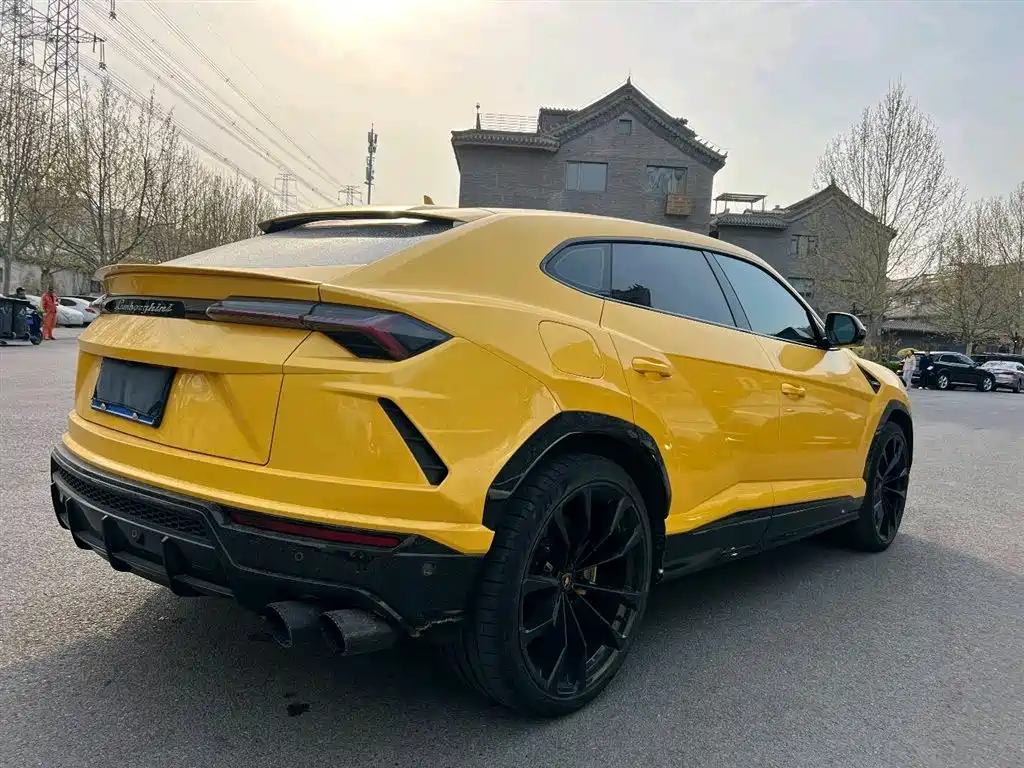Lamborghini Urus 2021 — фото 2