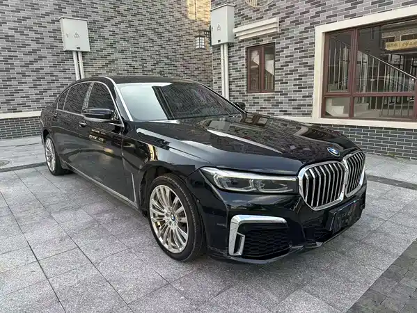 BMW 7 Series 2011