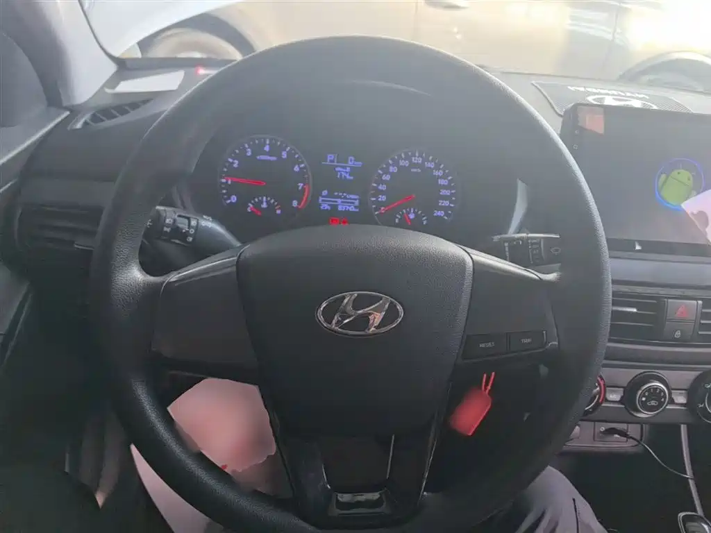 Hyundai Elantra 2018 — фото 11