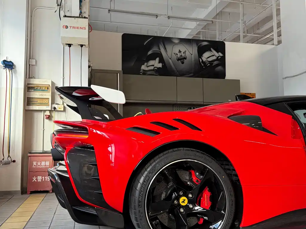 Ferrari SF90 2025 — фото 10