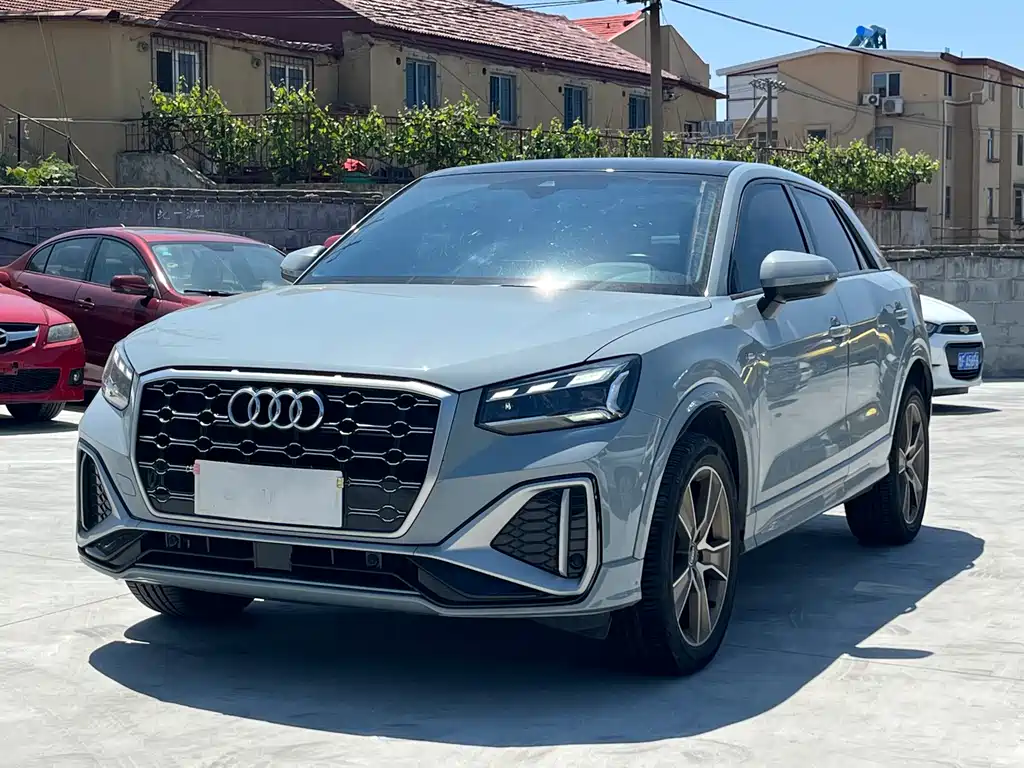 Audi Q2L 2024 — фото 1