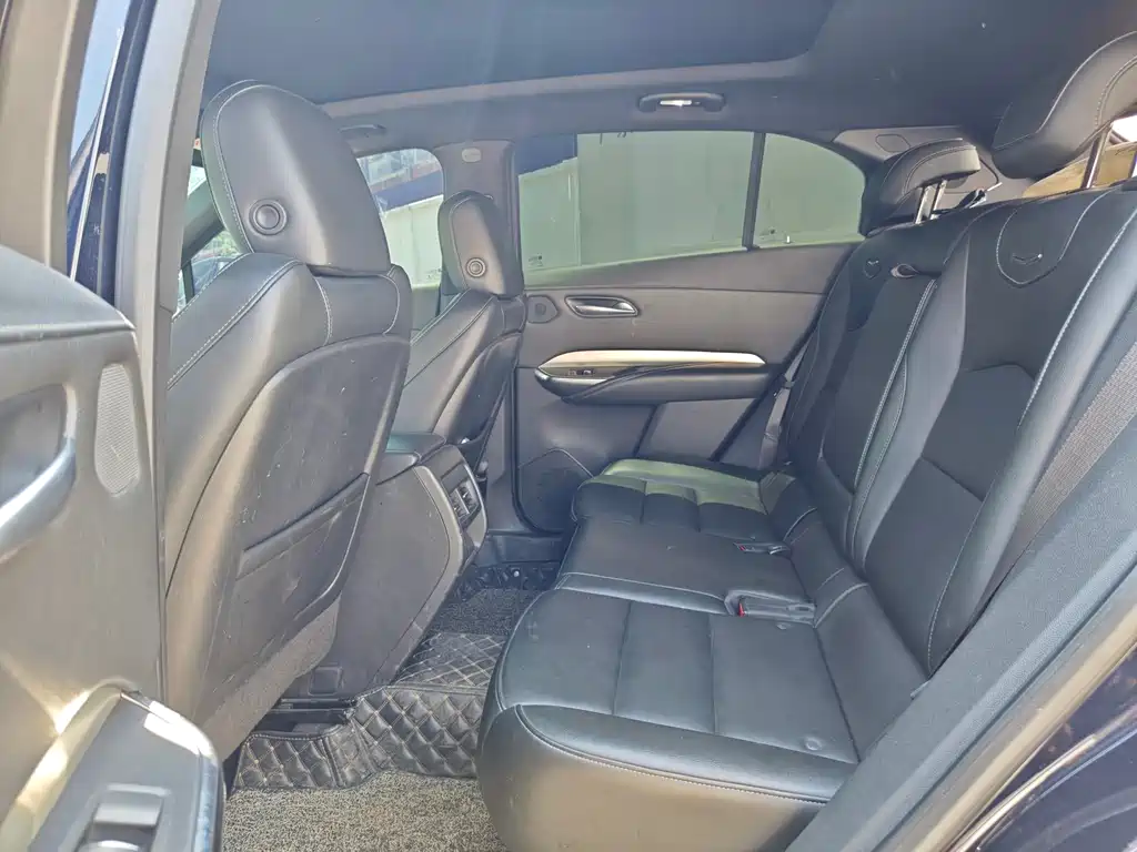 Cadillac XT4 2022 — фото 14