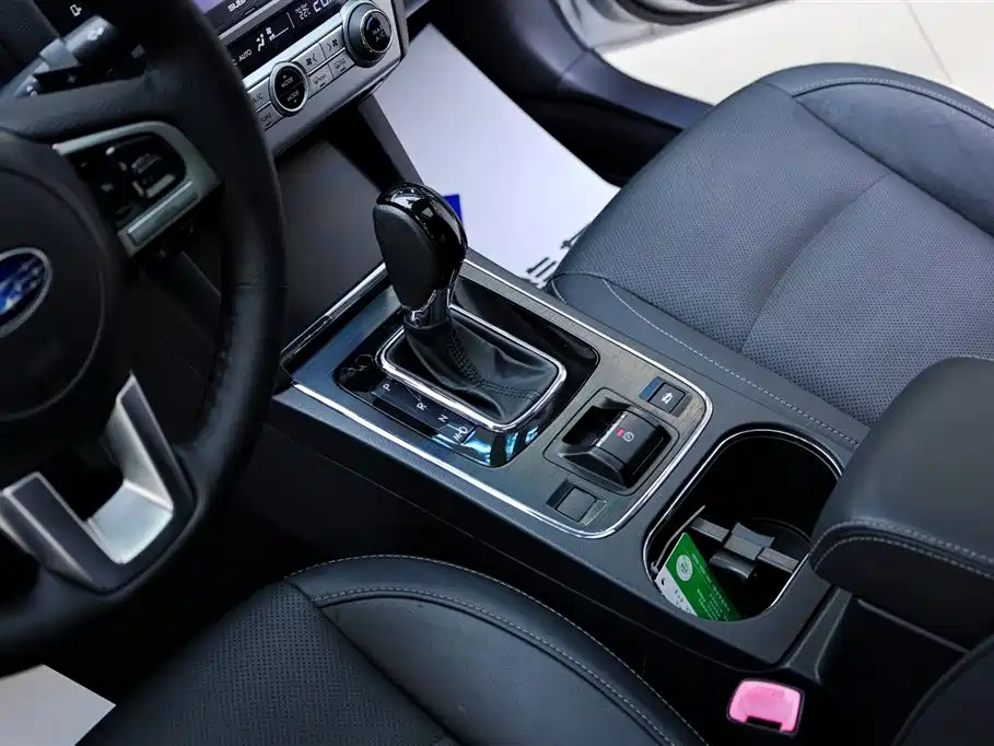 Subaru Legacy 2016 — фото 22