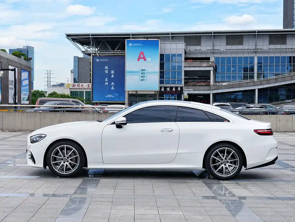 Mercedes-Benz E-Class 2023