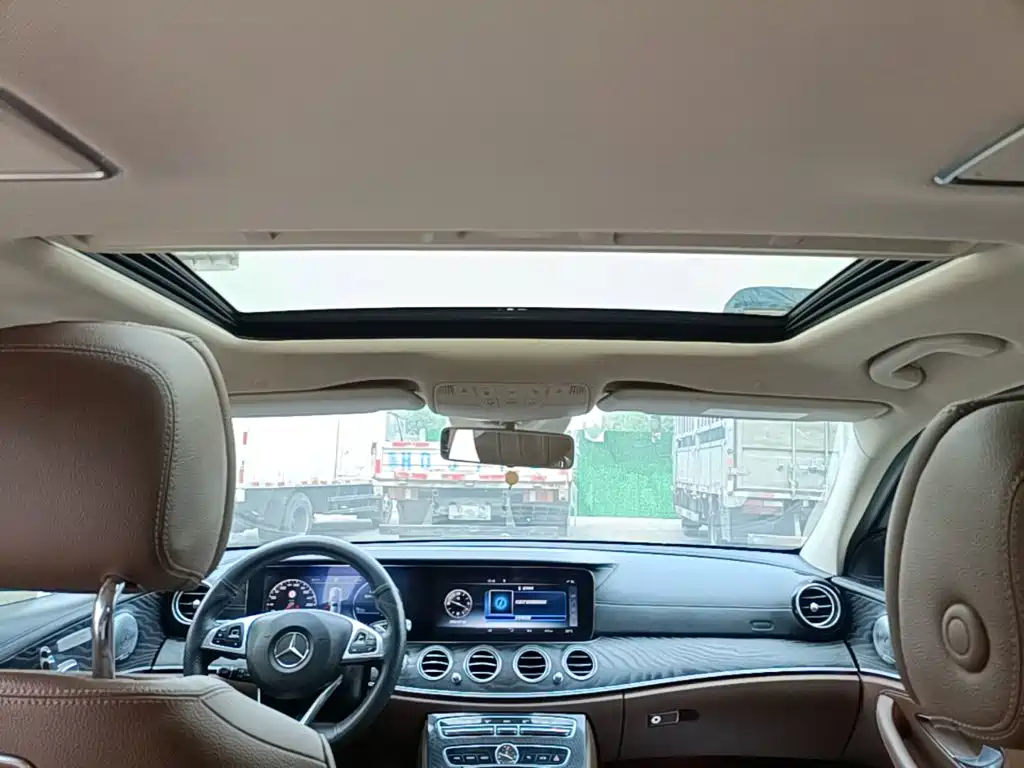 Mercedes-Benz E-Class 2017 — фото 18