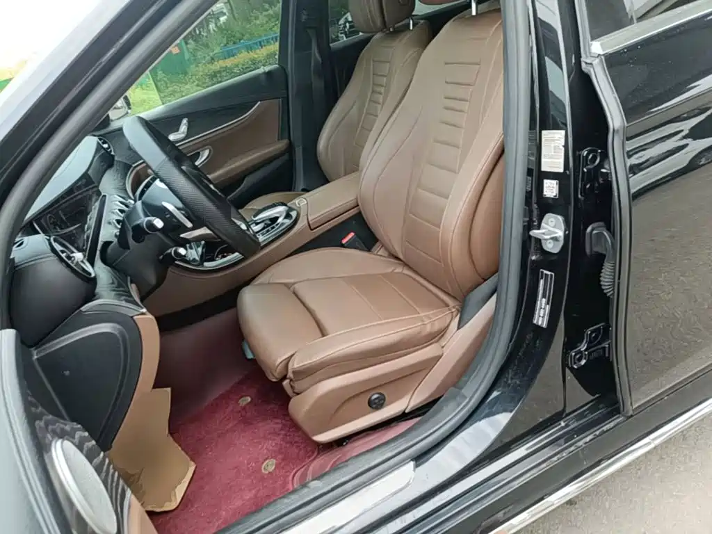 Mercedes-Benz E-Class 2017 — фото 15