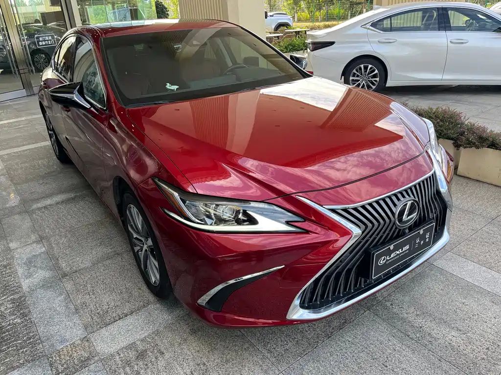 Lexus ES 2020 — фото 3