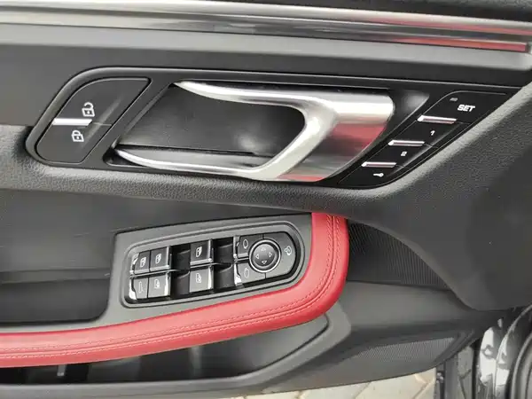 Porsche Macan 2024