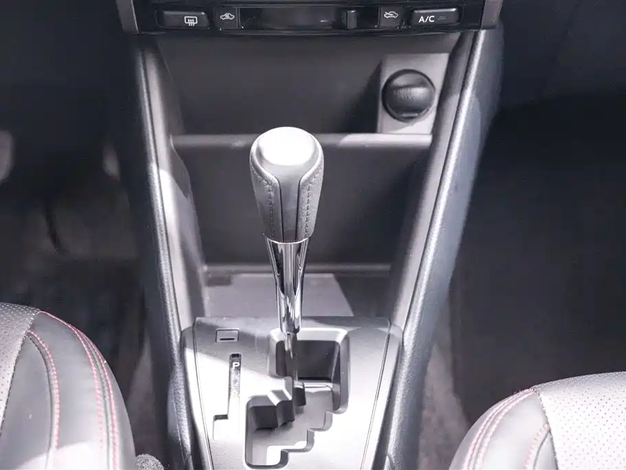 Toyota Yaris L 2022 — фото 23