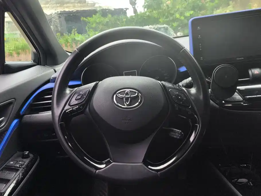 Toyota IZOA 2018 — фото 15