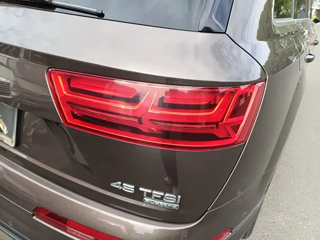 Audi Q7 2016 — фото 24