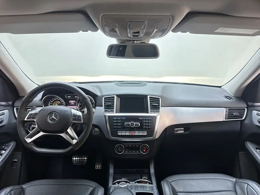 Mercedes-Benz M-Class AMG 2015 — фото 19
