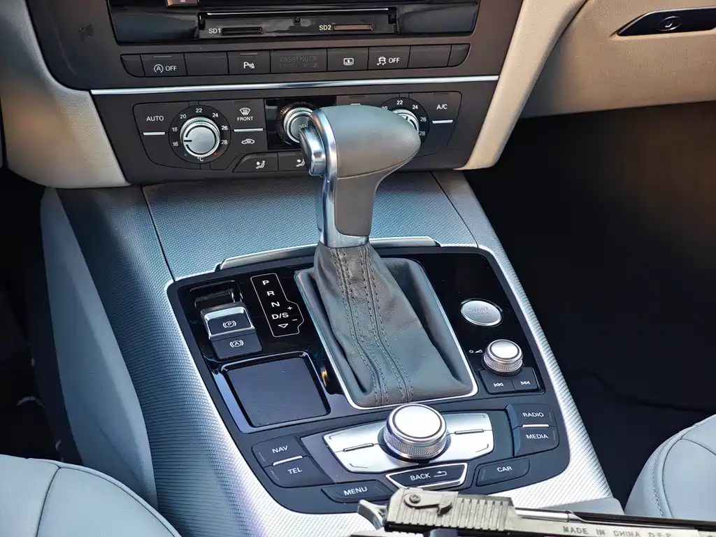 Audi A6L 2014 — фото 11