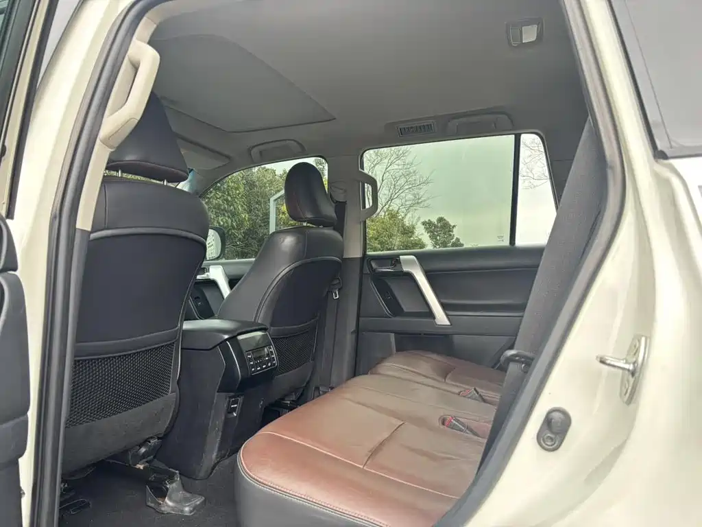 Toyota Prado 2017 — фото 12