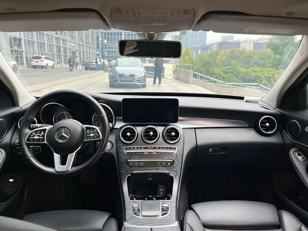 Mercedes-Benz C-Class 2019 — фото 17