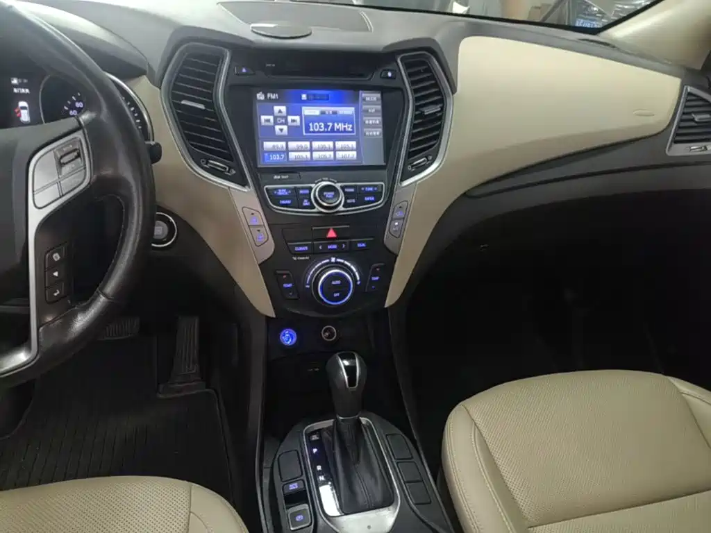 Hyundai Santa Fe 2015 — фото 13