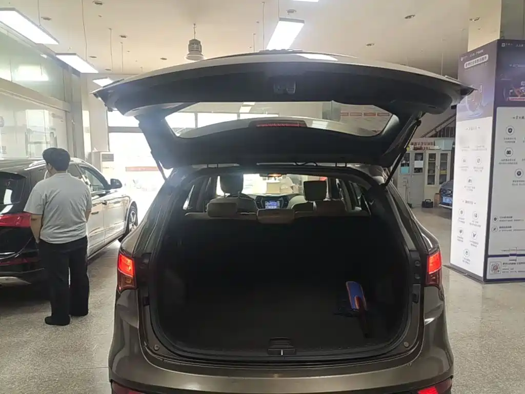 Hyundai Santa Fe 2015 — фото 19