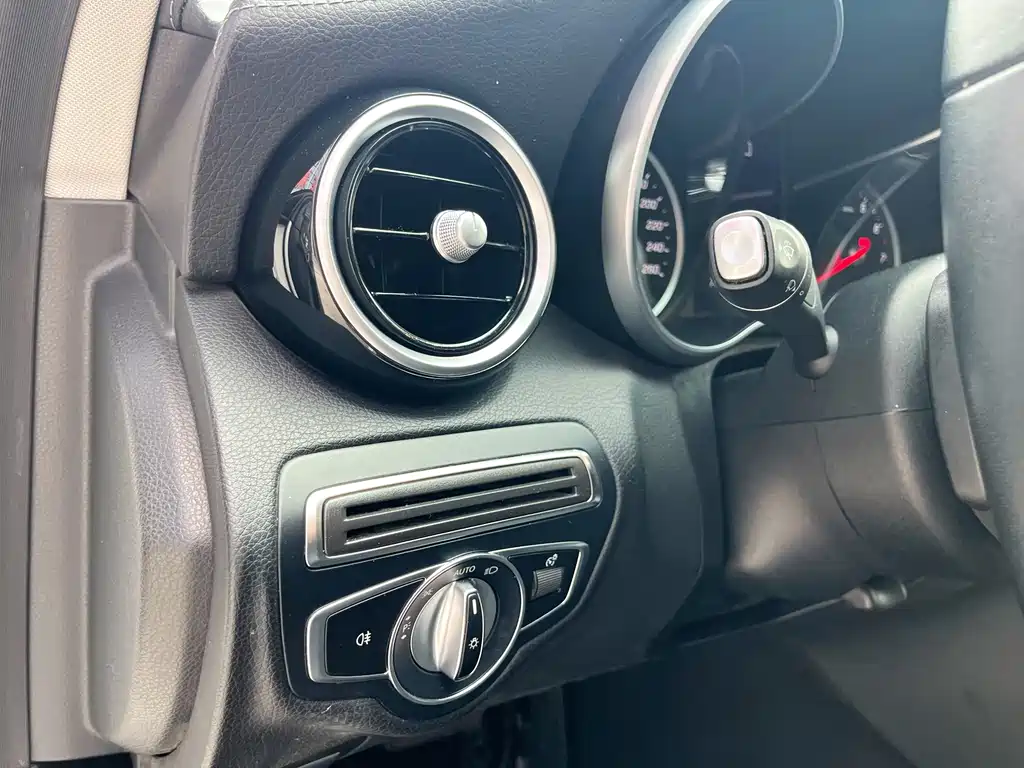 Mercedes-Benz C-Class 2019 — фото 13