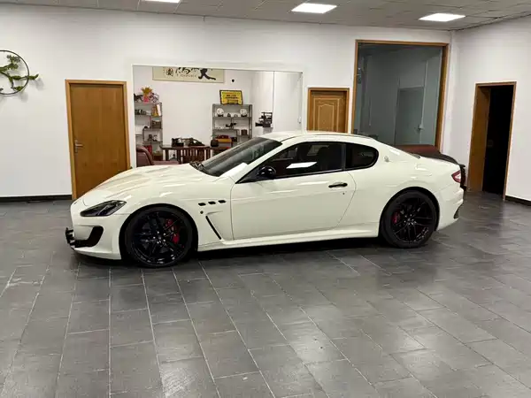 Maserati Granturismo 2012