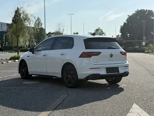 Volkswagen Golf 2021