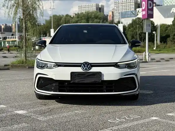 Volkswagen Golf 2021