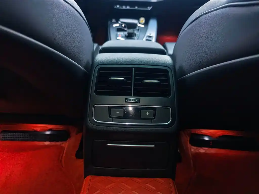 Audi A4L 2021 — фото 16