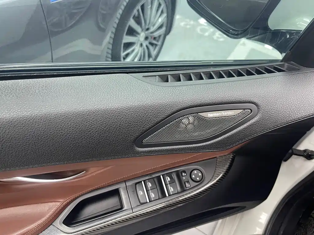 BMW 6 Series 2016 — фото 10