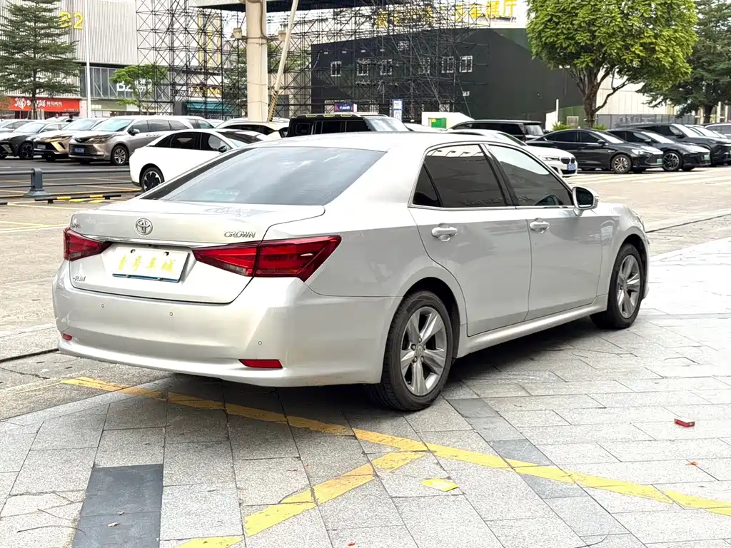 Toyota Crown 2017 — фото 2