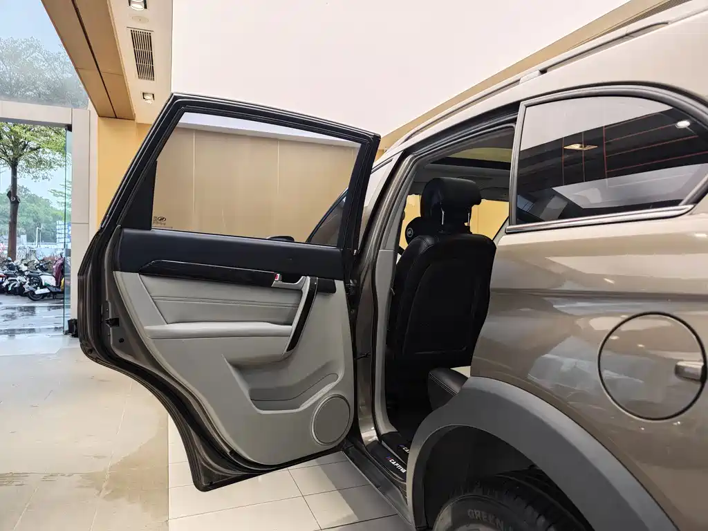 Chevrolet Captiva 2017 — фото 20