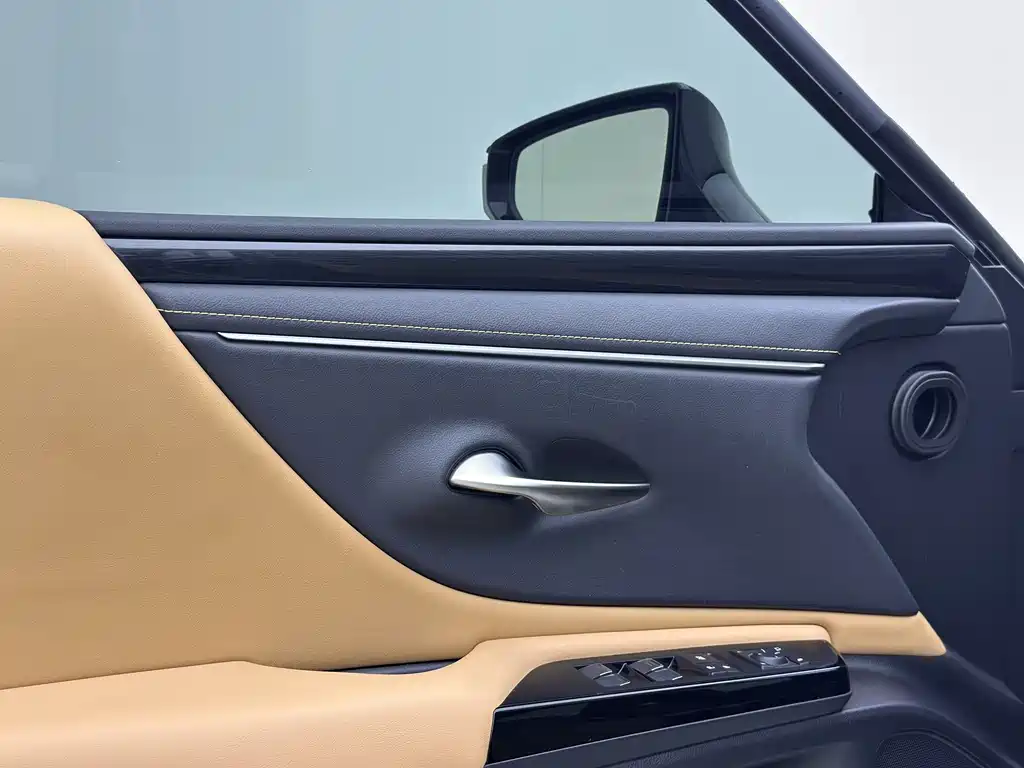 Lexus ES 2022 — фото 15