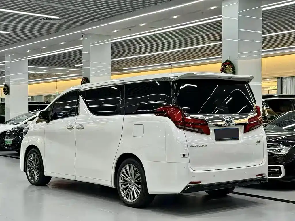 Toyota Alphard 2020 — фото 2