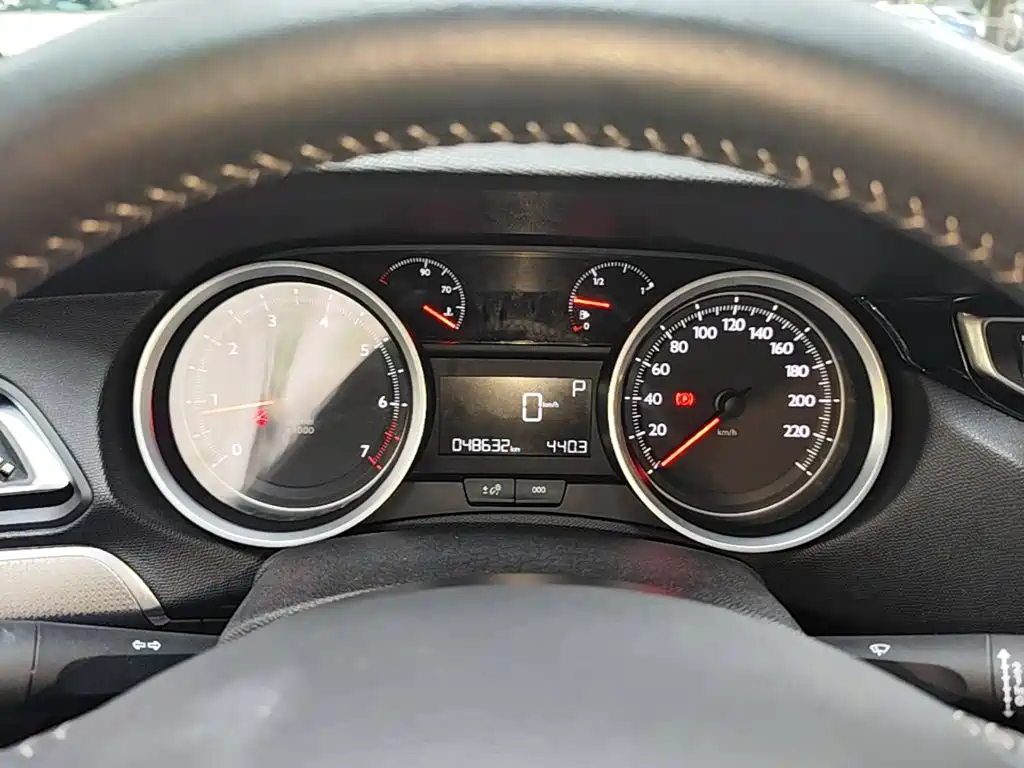 Peugeot 408 2021 — фото 12