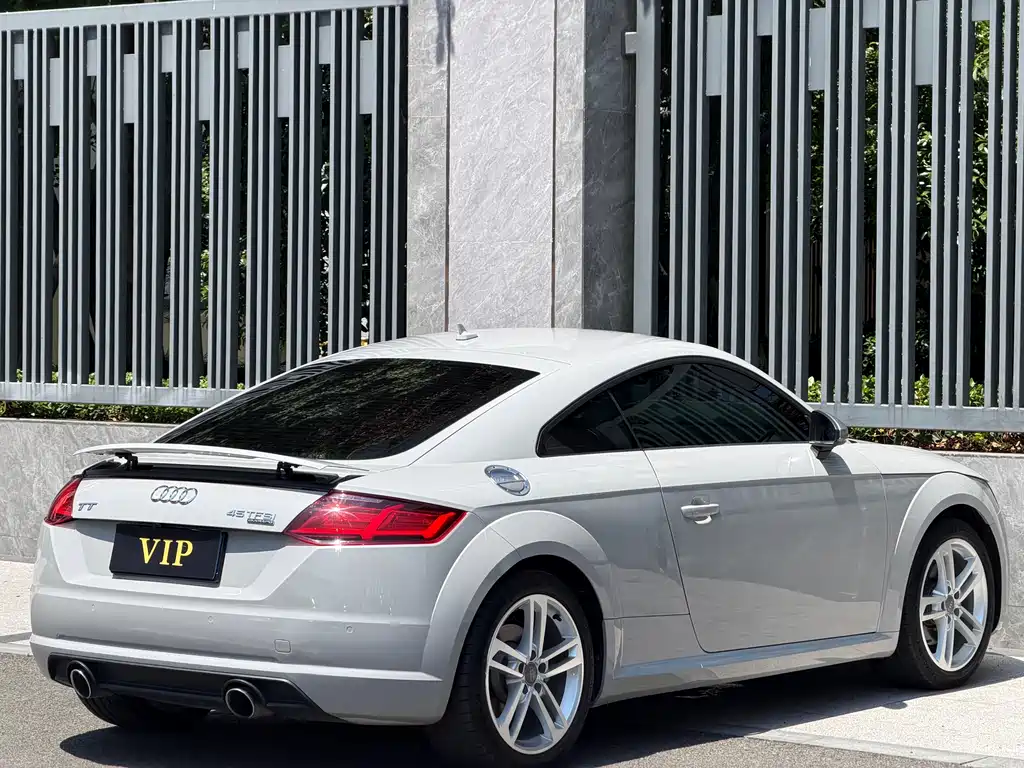 Audi TT 2015 — фото 12