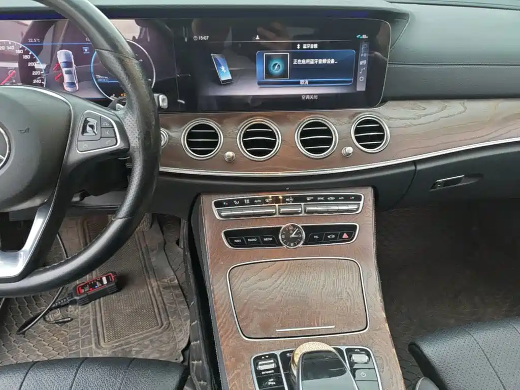 Mercedes-Benz E-Class 2017 — фото 13