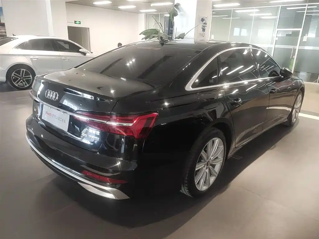 Audi A6L 2023 — фото 12