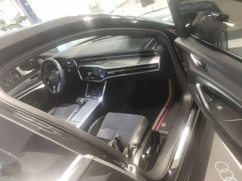 Audi A6L 2023 — фото 11
