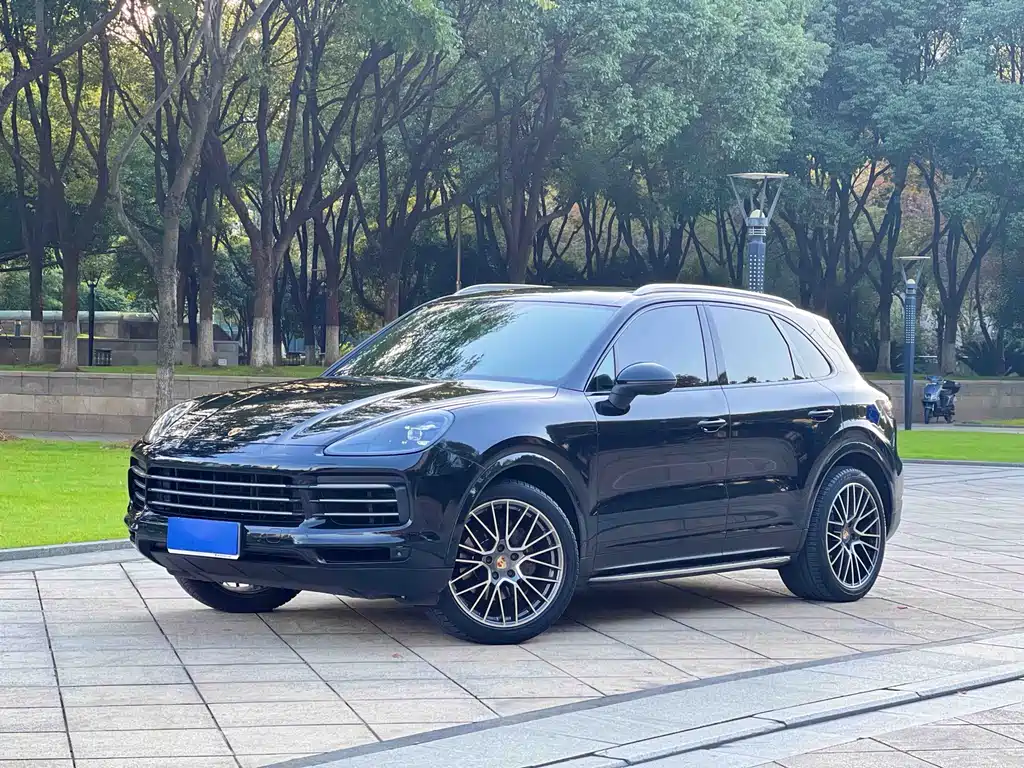 Porsche Cayenne 2018 — фото 1
