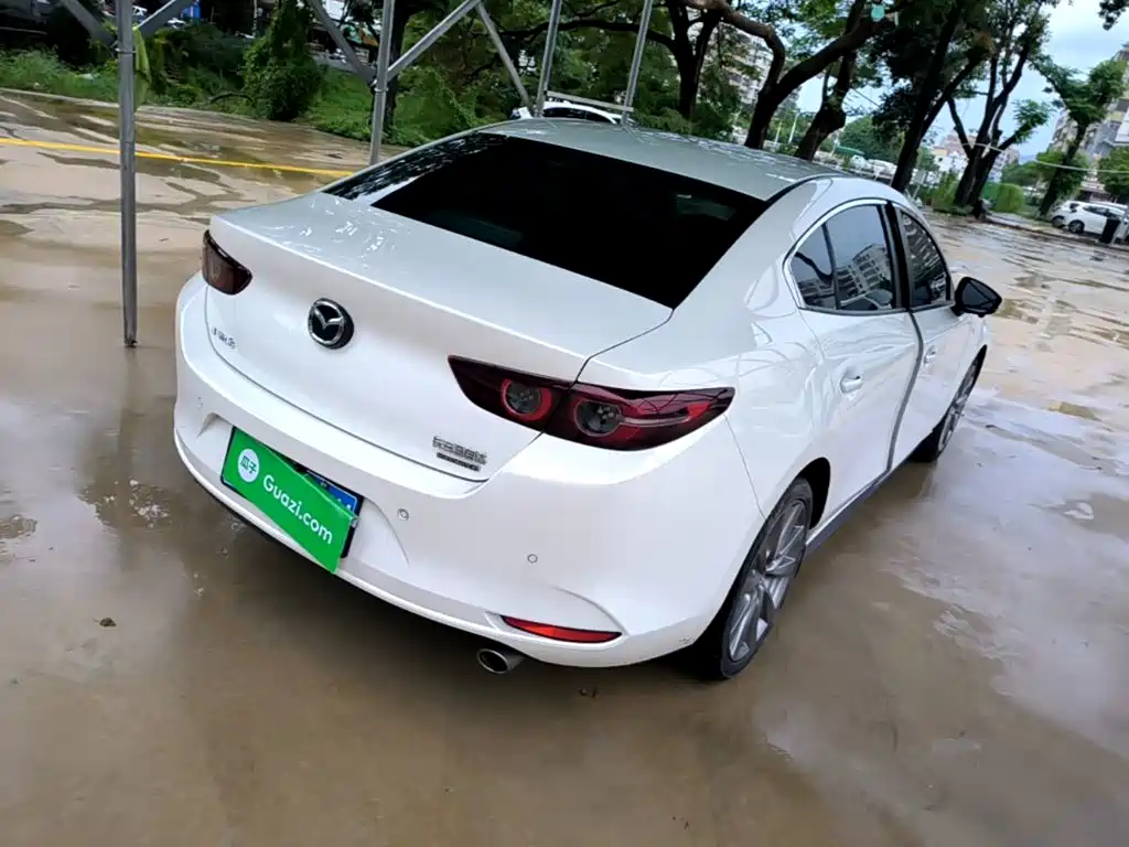 Mazda 3 Axela 2022