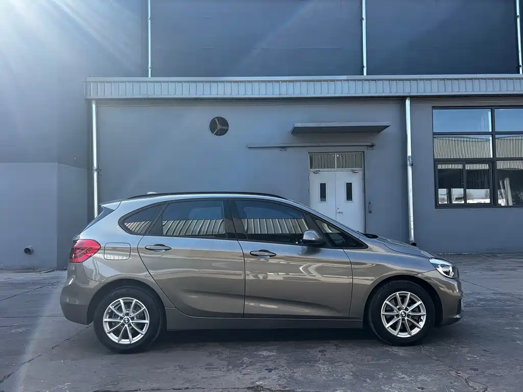 BMW 2 Series Station Wagon 2016 — фото 11