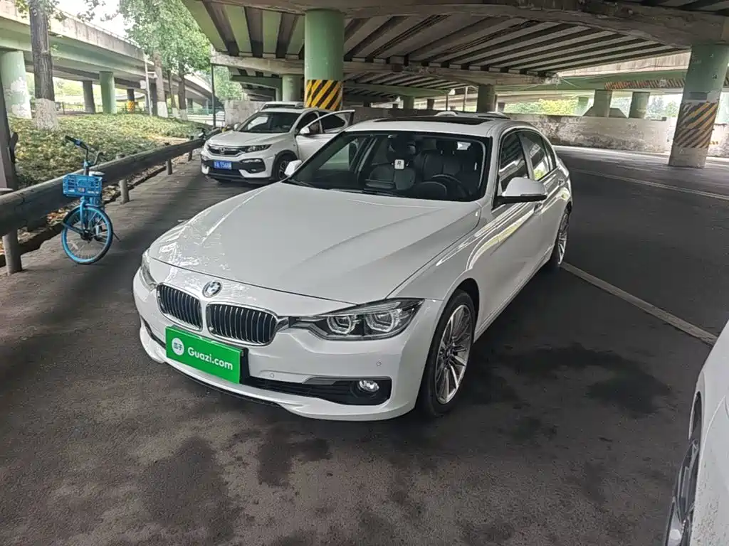 BMW 3 Series 2019 — фото 1