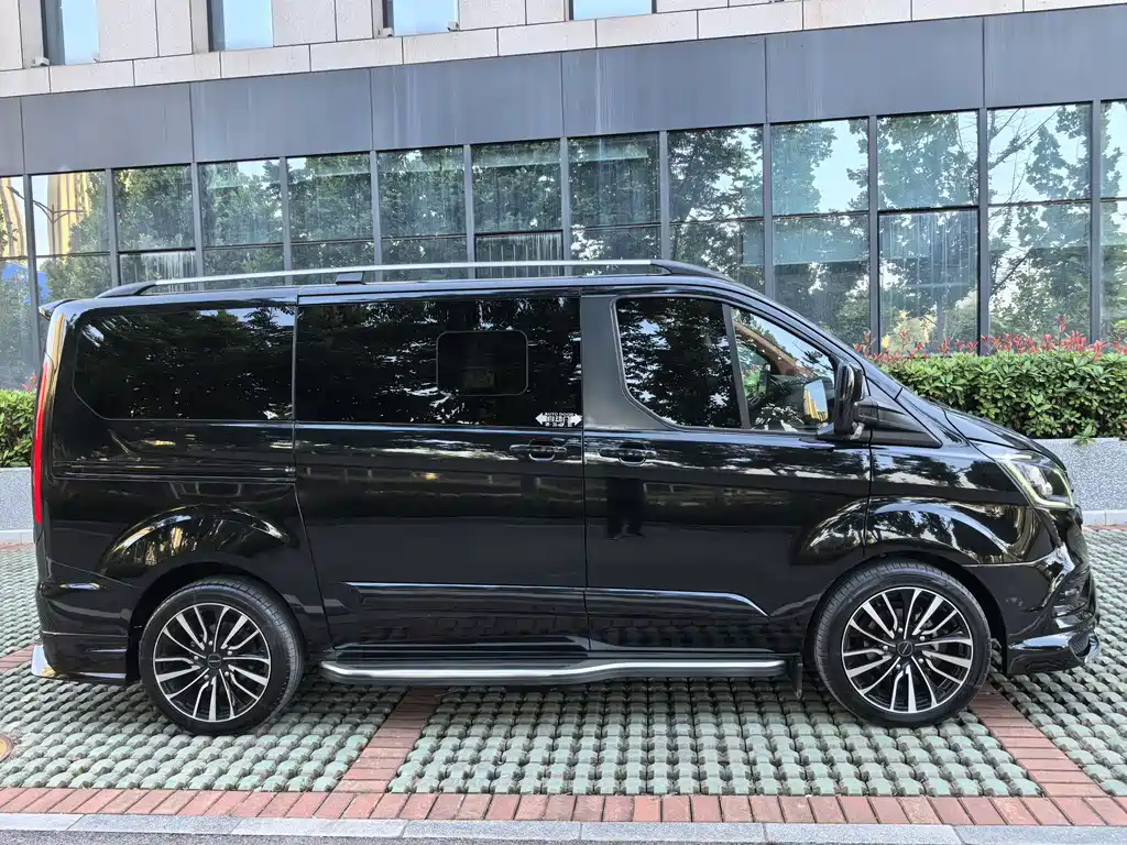 Ford Tourneo 2023