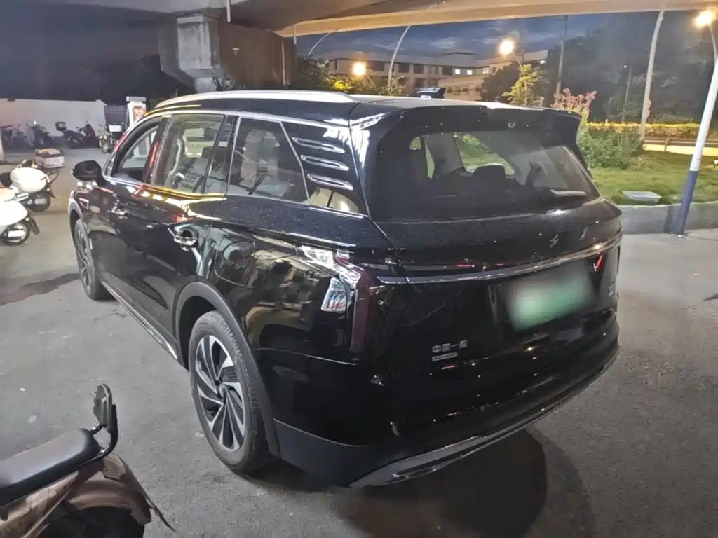 Hongqi HS7 PHEV 2025