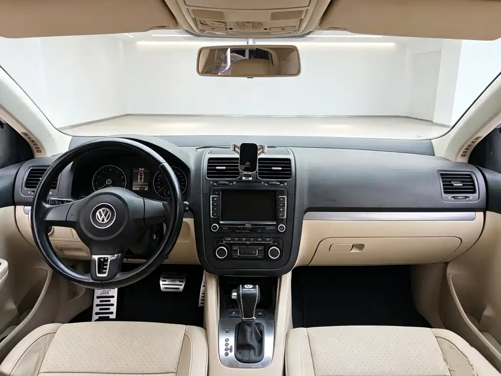 Volkswagen Sagitar 2011